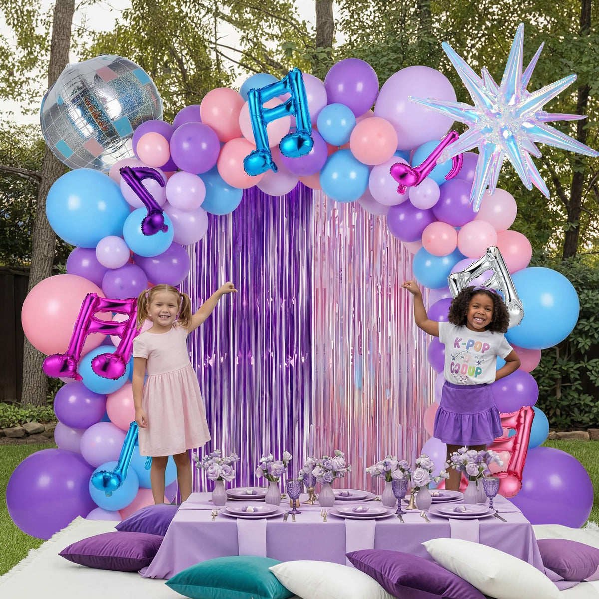 Teyva Daily musical-note balloons enhance the K-Pop theme for celebrations