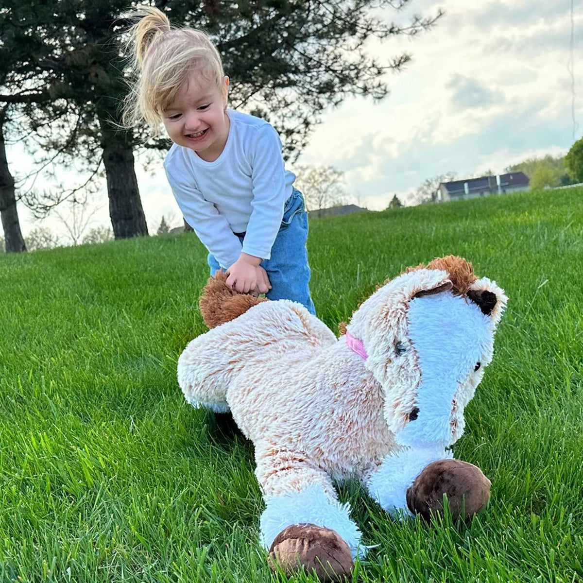 Tezituor horse plush with belly zipper facilitates easy cleaning and care.