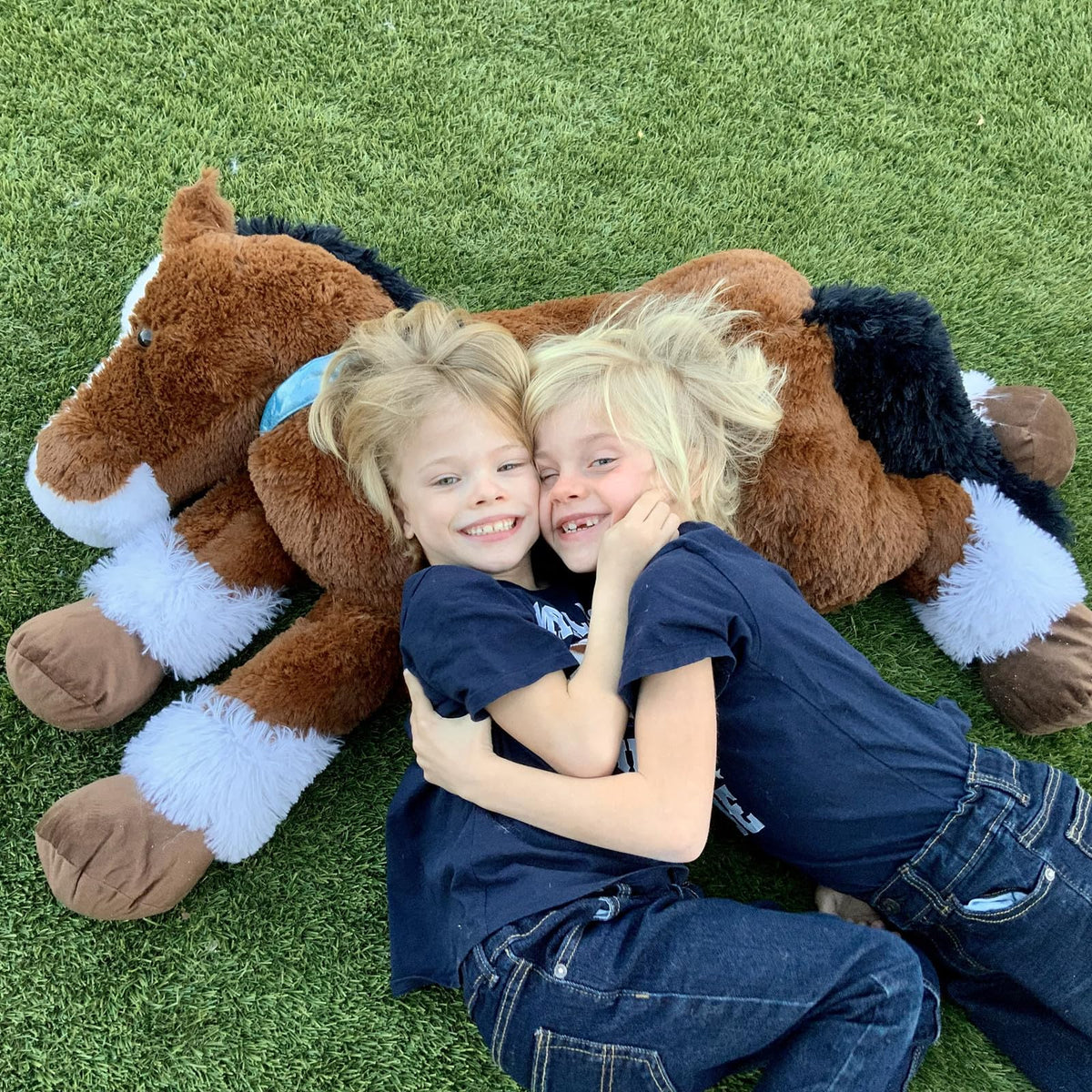 Tezituor plush horse with pink reins inspires imaginative riding games