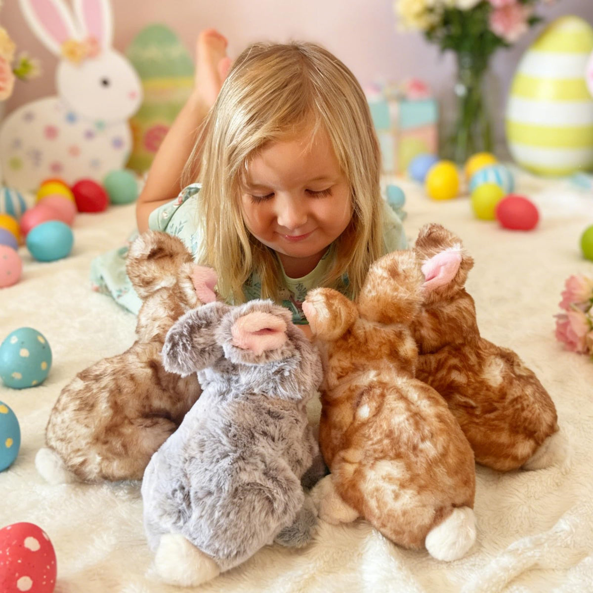Kids can share Tezituor plush bunnies during imaginative play.
