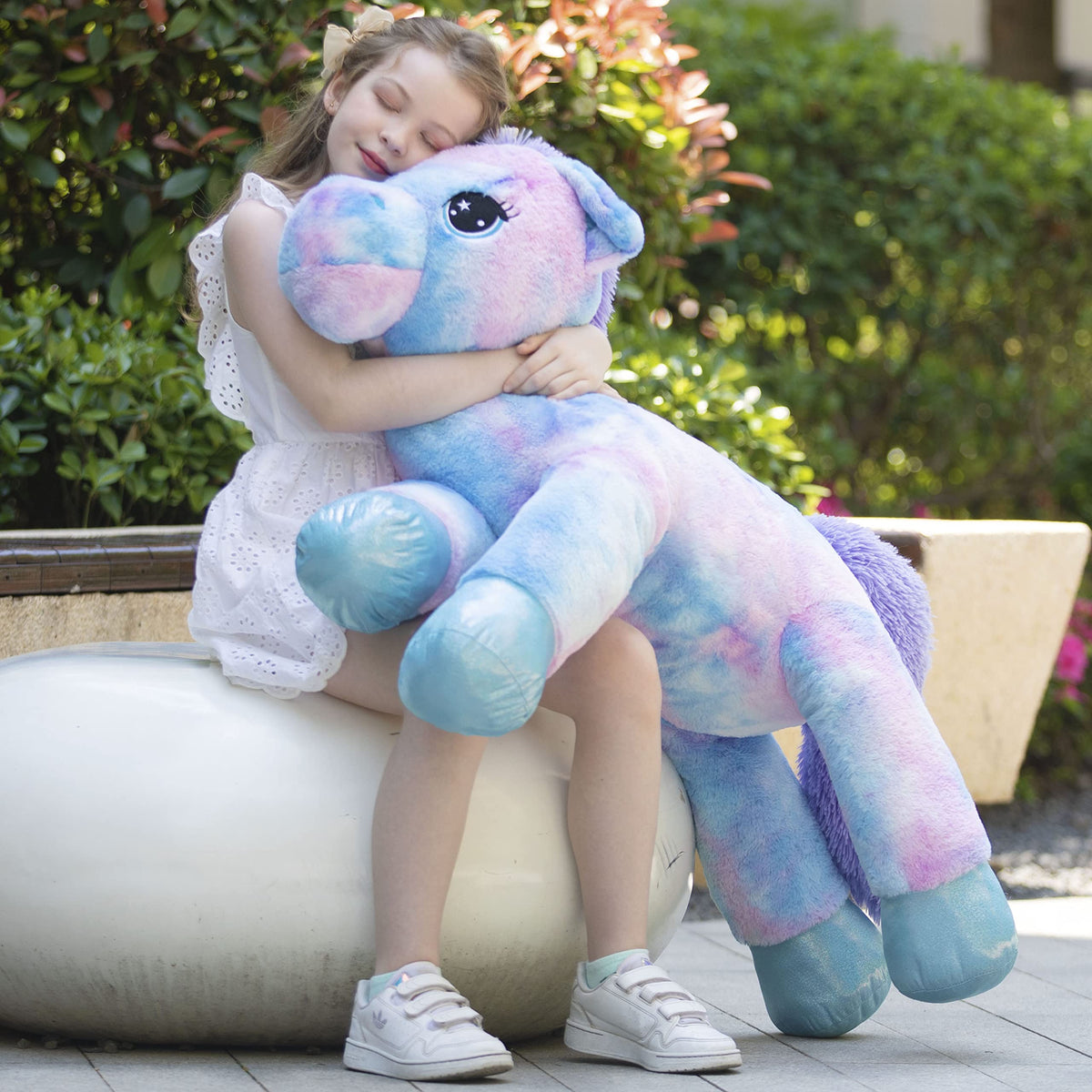 Tezituor rainbow-mane unicorn plush sparks imaginative play.