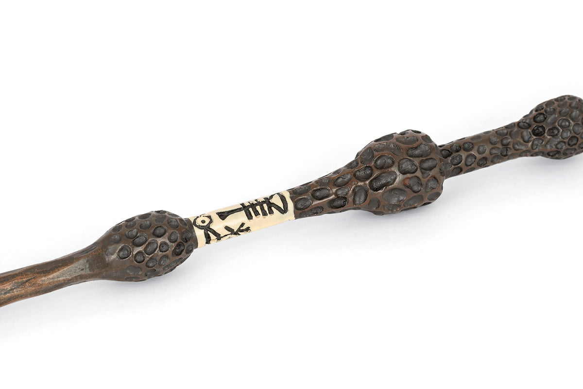 Official Warner Bros licensed wand label boosts authenticity.
