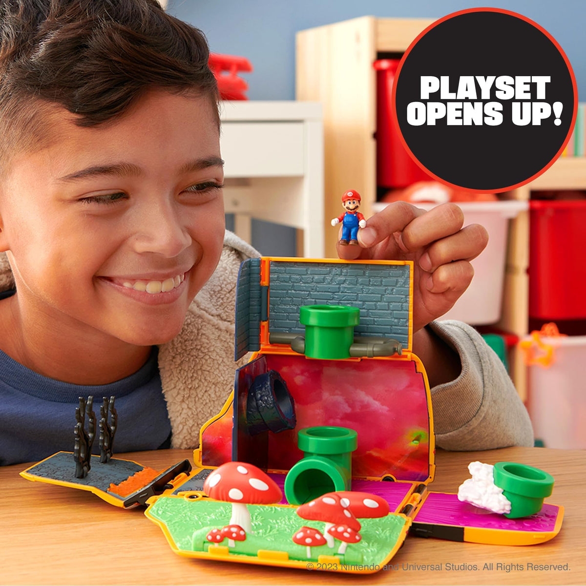 The included 1.25-inch Mario figure brings iconic movie moments to life.