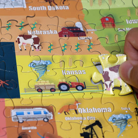 THINK2MASTER US map puzzle close-up of interlocking large pieces for easy handling
