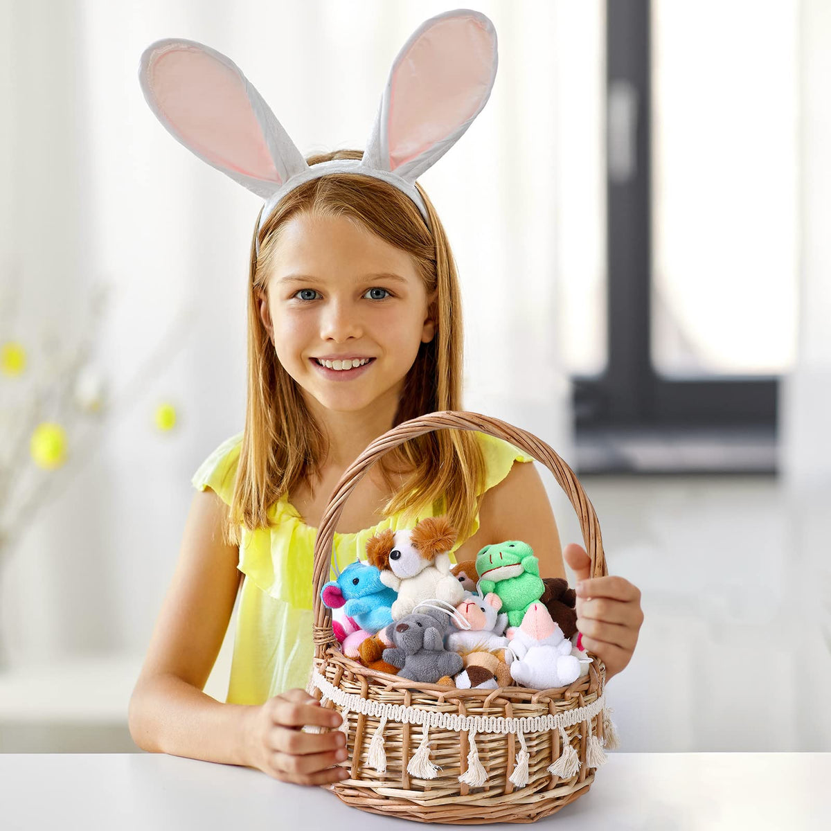 ThinkMax eggs suit claw-machine style party games.