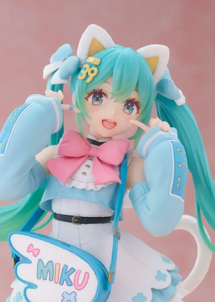 Thunder Tech Hatsune Miku Fancy Figure hair accessory 39 adds distinctive detail to your collection.