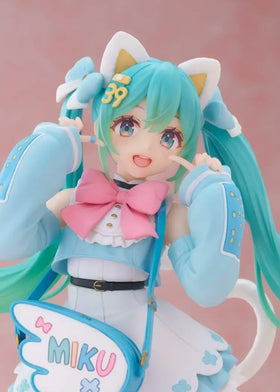 Thunder Tech Hatsune Miku Fancy Figure hair accessory 39 adds distinctive detail to your collection.