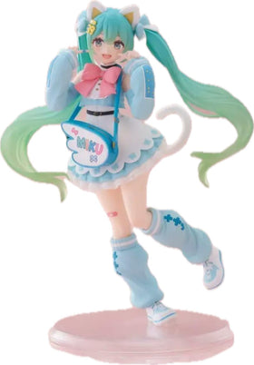 Thunder Tech Hatsune Miku Fancy Figure shoulder bag logo enhances display appeal.