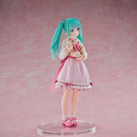 Thunder Tech Luminasta Hatsune Miku Vol 3 figure, stable base for secure display.