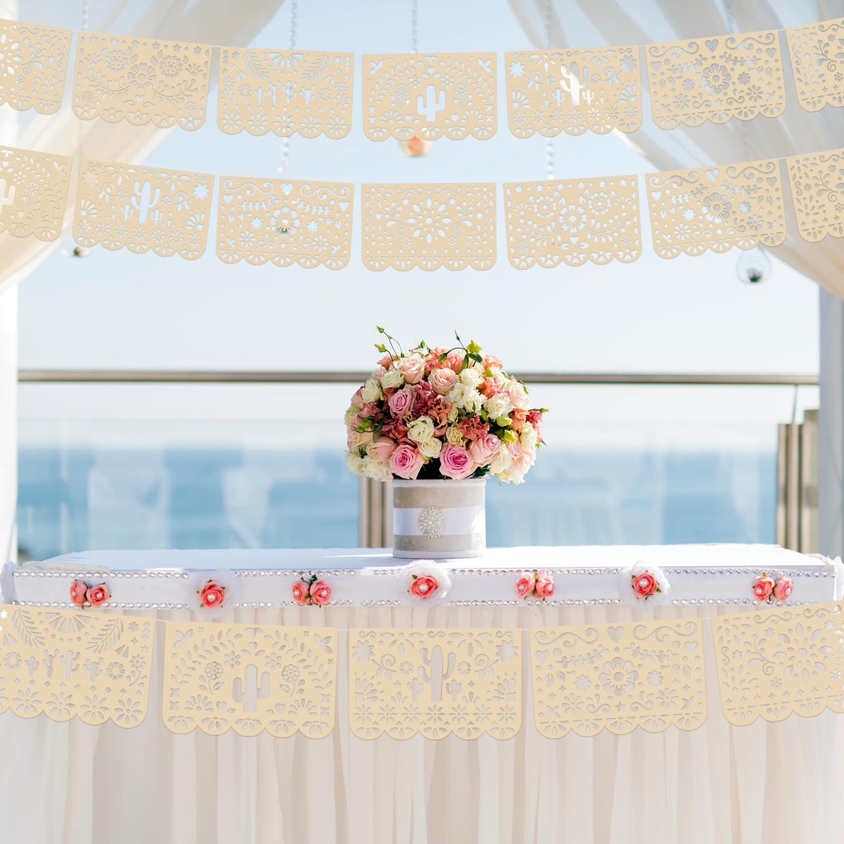 Tiamon Cielito Lindo banner enhances party atmosphere with Mexican style.