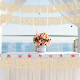 Tiamon Cielito Lindo banner enhances party atmosphere with Mexican style.