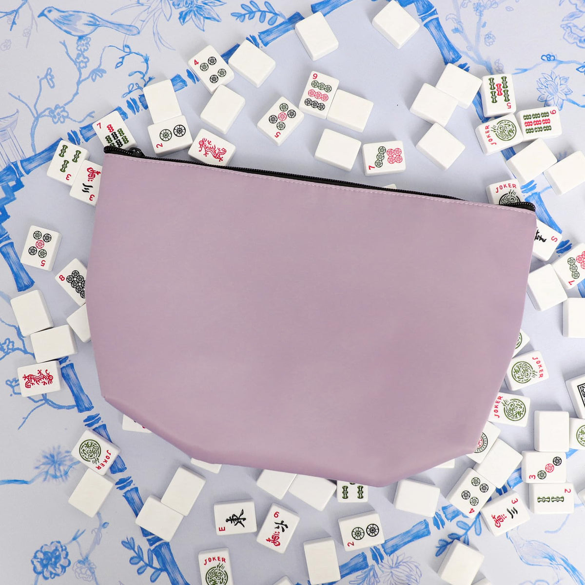TIASUSAN pattern detail adds stylish touch to a practical bag.