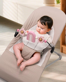 TinlyFinly colorful design adds visual interest during playtime.
