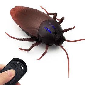 Tipmant RC cockroach with a realistic appearance for playful pranks.