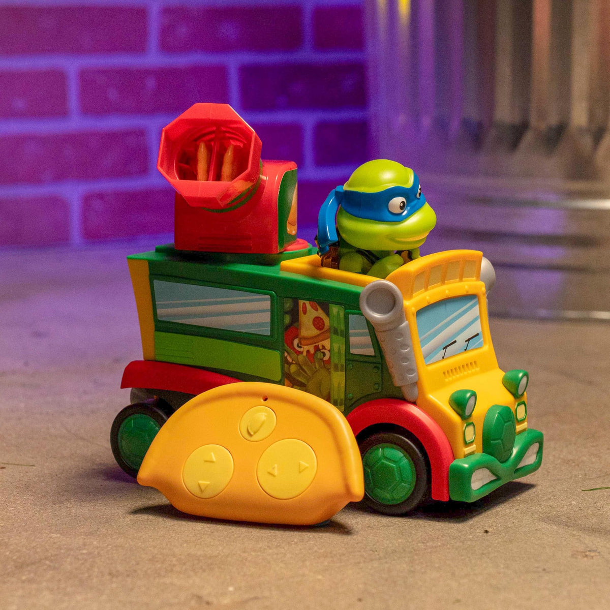 TMNT Mutant Mayhem lenticular windows reveal dynamic visuals during moves.