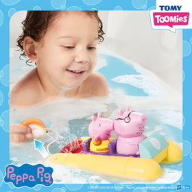 TOMY Boat hull spout enables easy water pouring exploration