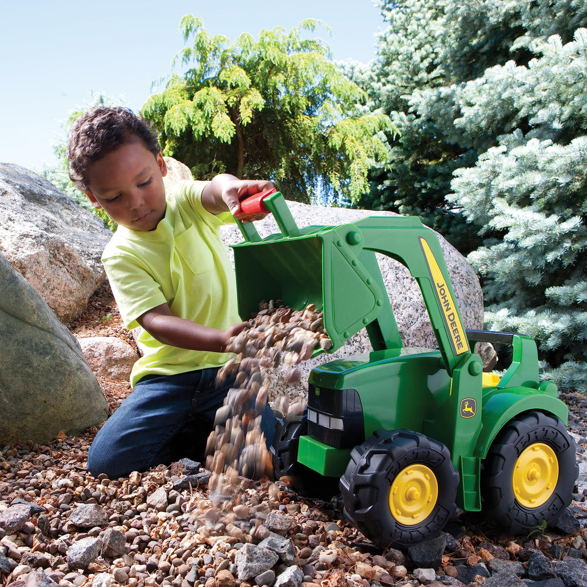 TOMY John Deere 21-inch Big Scoop Tractor sandbox play inspires imaginative construction.
