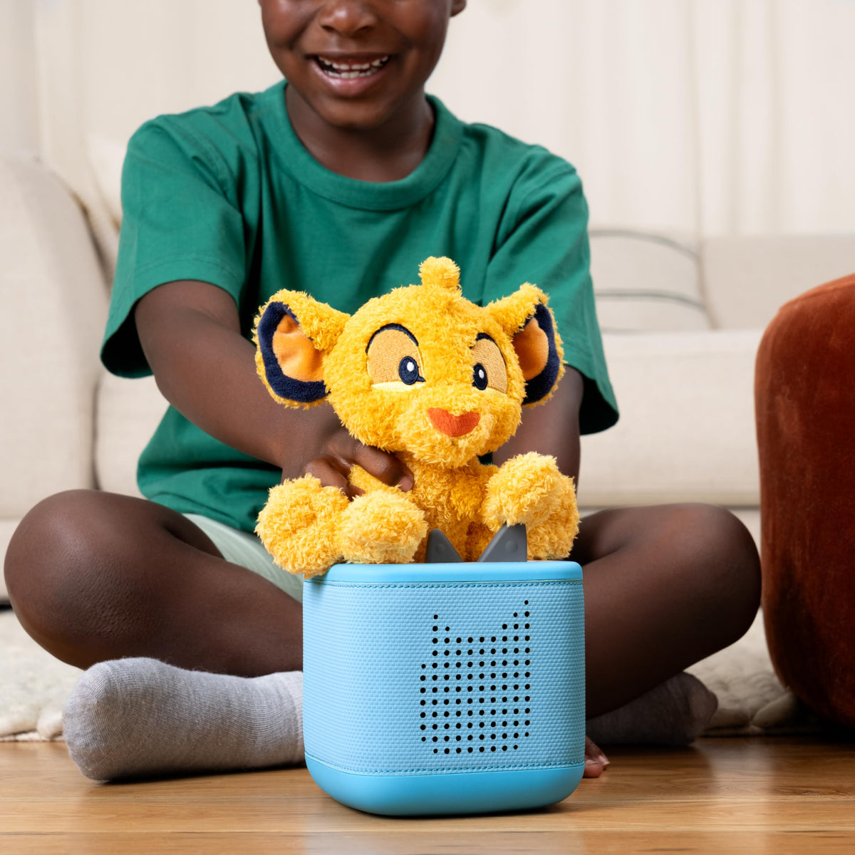 Tonies Cuddle Simba plush requires Toniebox to play audio.