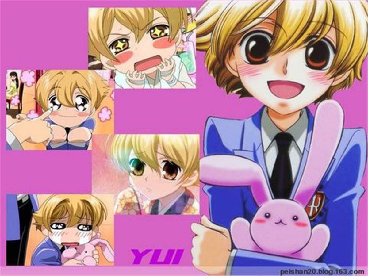 TOTENJS Ouran pink rabbit plush gift-ready packaging on display.