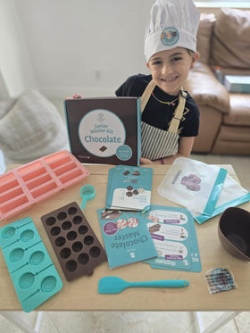 Tovla Jr real chocolate making kit spatula enables easy mixing and clean scraping after fun sessions