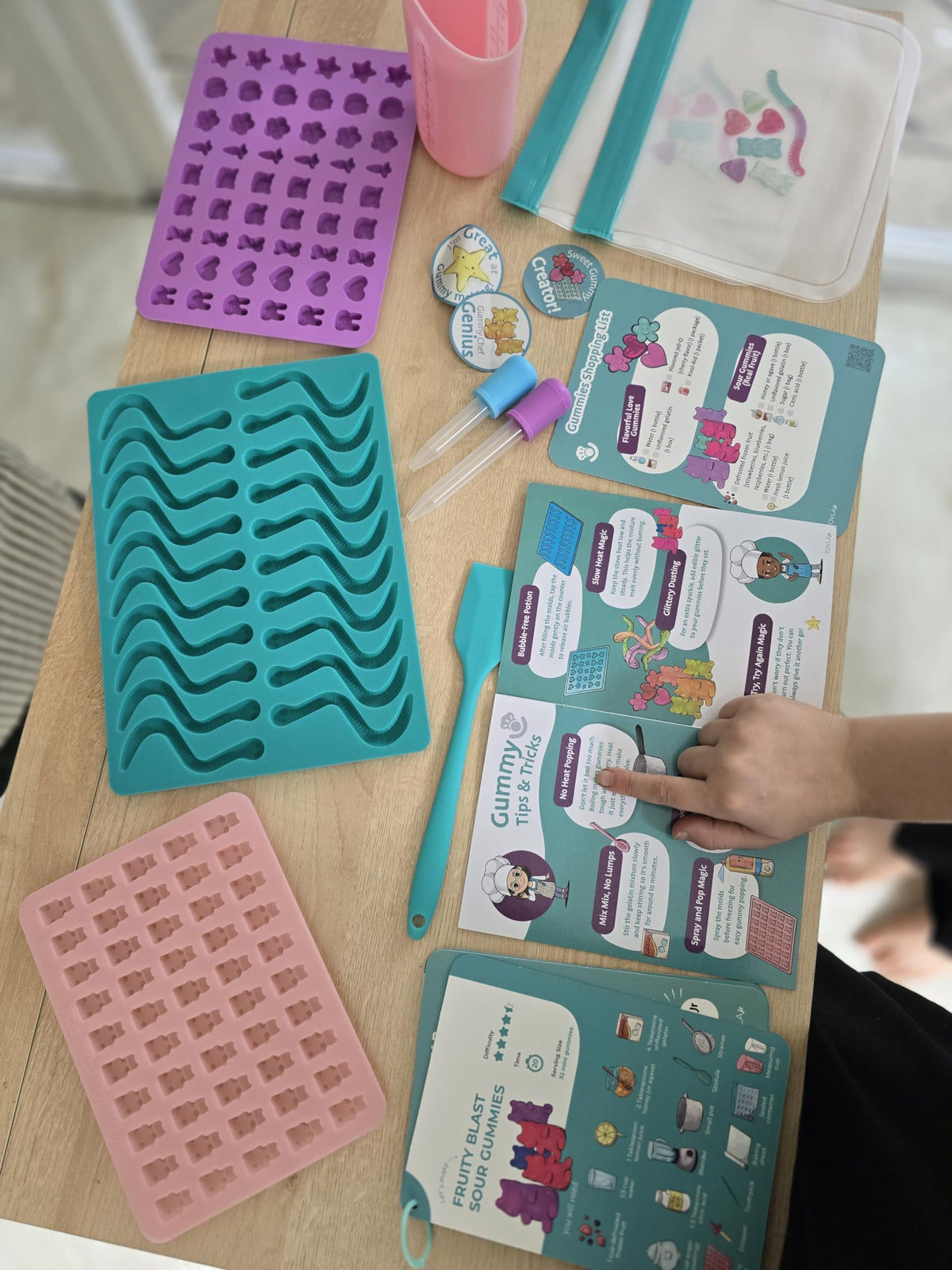 Tovla Jr chef hat adds pretend-play fun to the kit