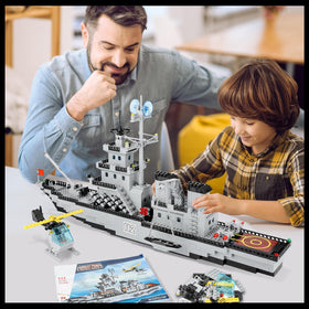 TOY PLAYER large battleship kit image showing 910 pieces for immersive builds.