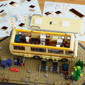 TOY PLAYER Breaking RV Adventure Set finished display piece invites desk or shelf showcase