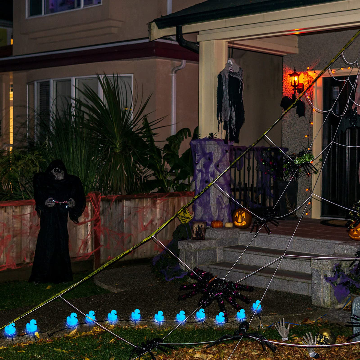 Tradder blue glow ducks ideal for party decor and events.