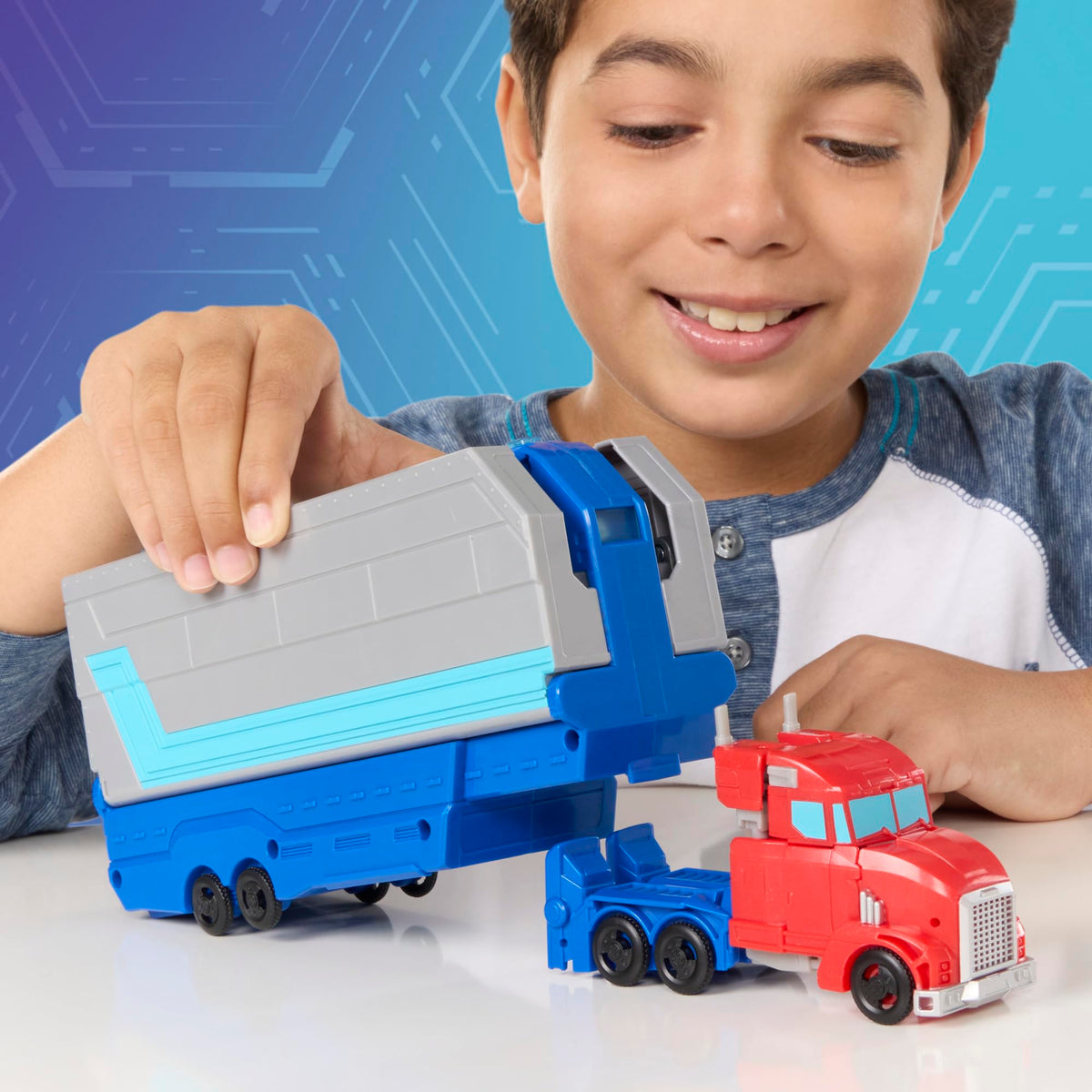 Transformers EarthSpark Optimus Prime lights and sounds feature enhances battle moments.