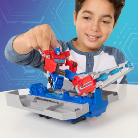 Transformers EarthSpark Optimus Prime projectile launcher included for action-packed battles.