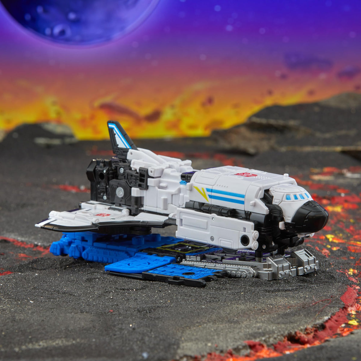 Legendary scale and weapon system support imaginative adventures.