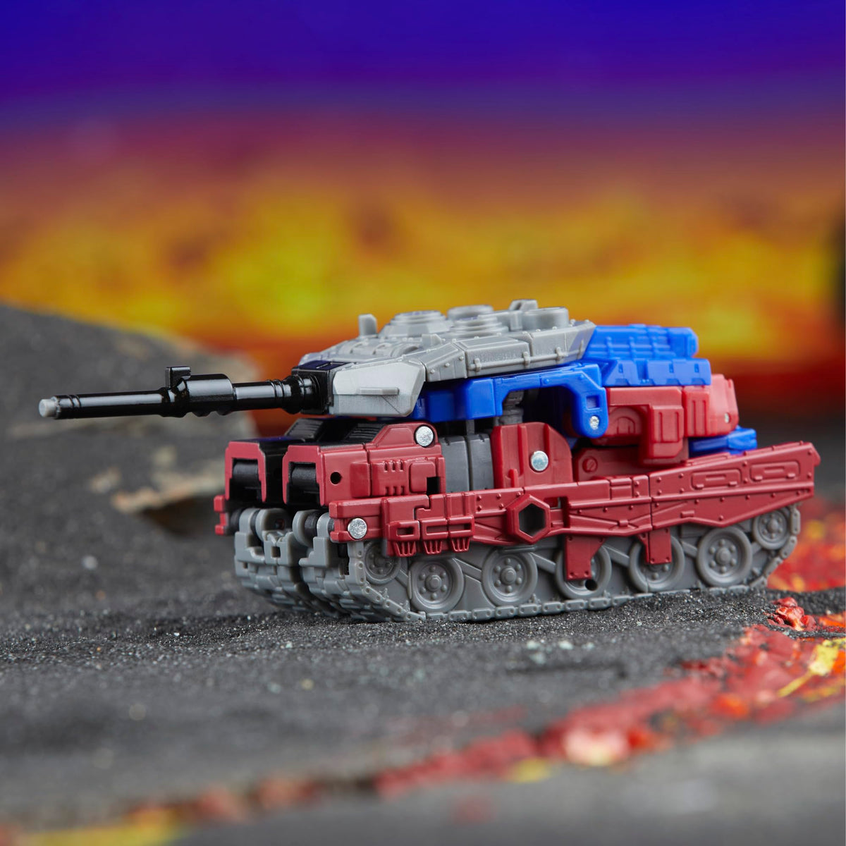 Forty-year Transformers legacy celebration with United line