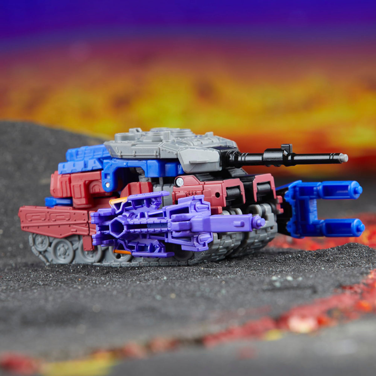 Heater Targetmaster accessory paired with Quake figure