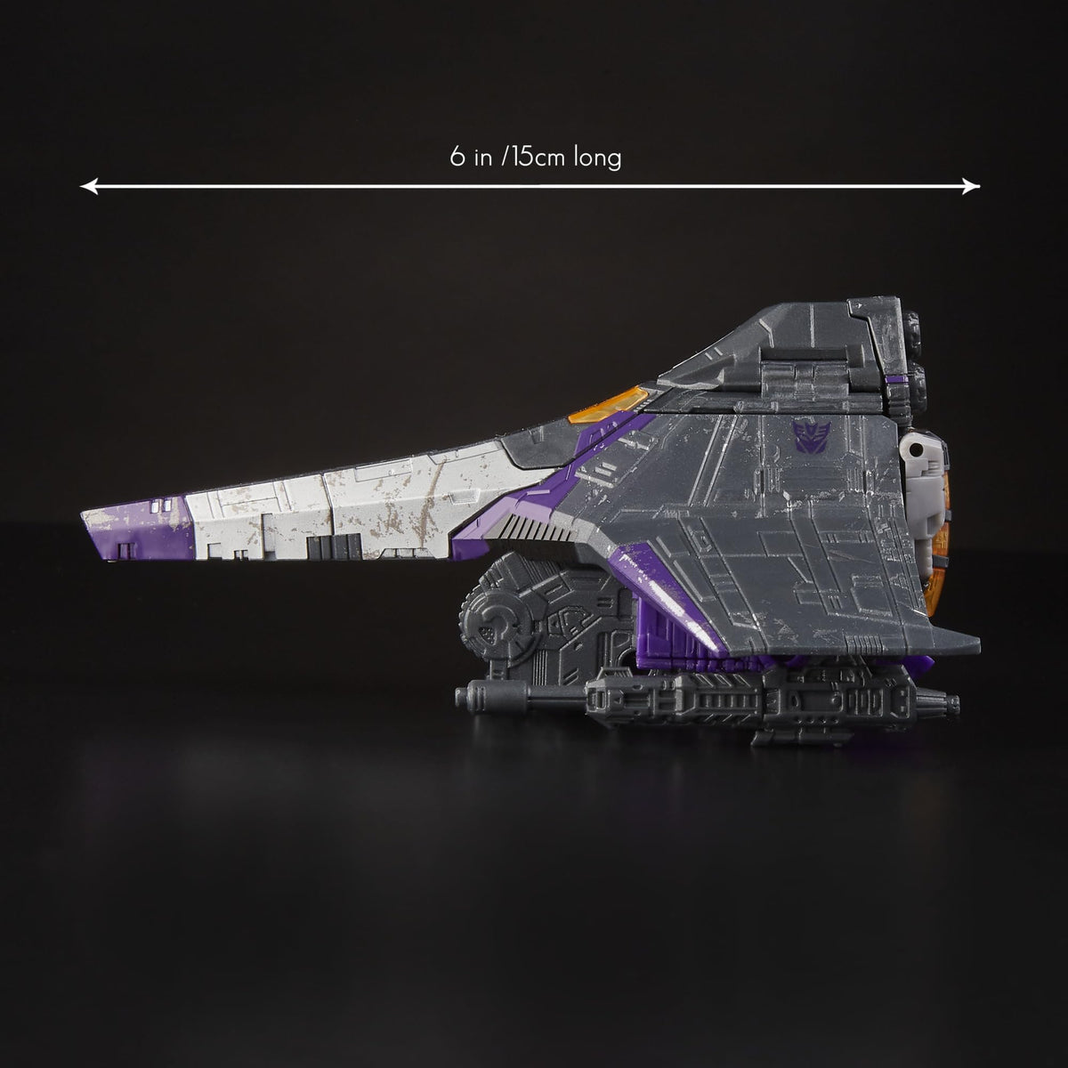Transformers Skywarp Battle Pack detail and finish enhance display appeal.