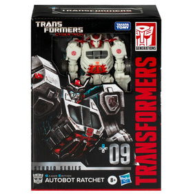 Articulated joints enable dynamic poses and close-up photography of Ratchet.