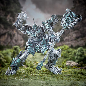 Grimlock articulated jaw enables realistic expressions during play and display