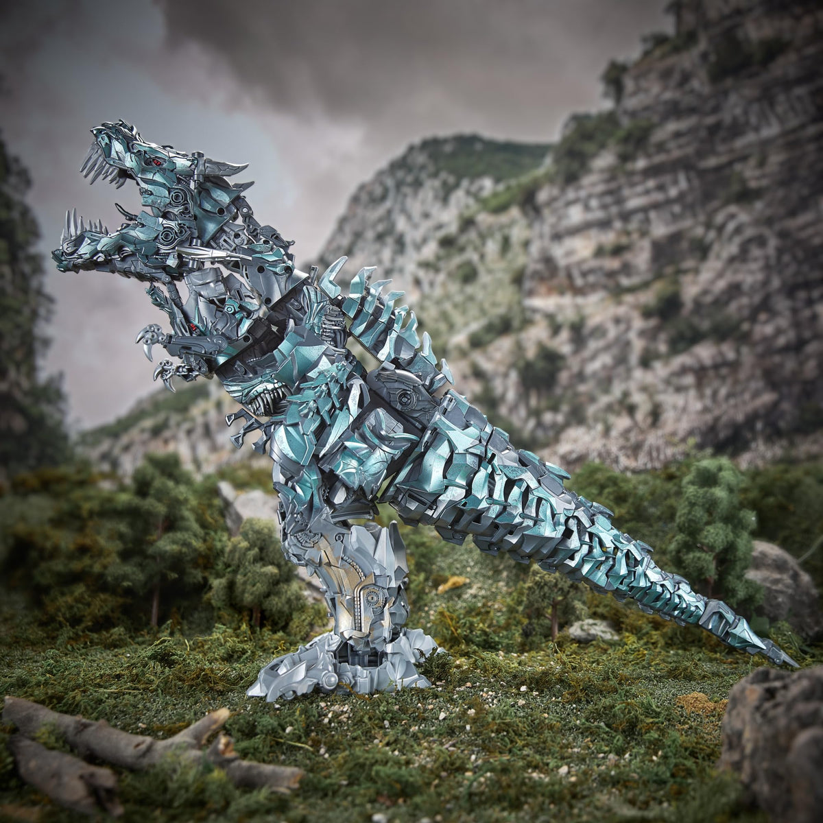 Grimlock ratcheting joints support stable, dynamic poses for photos and display
