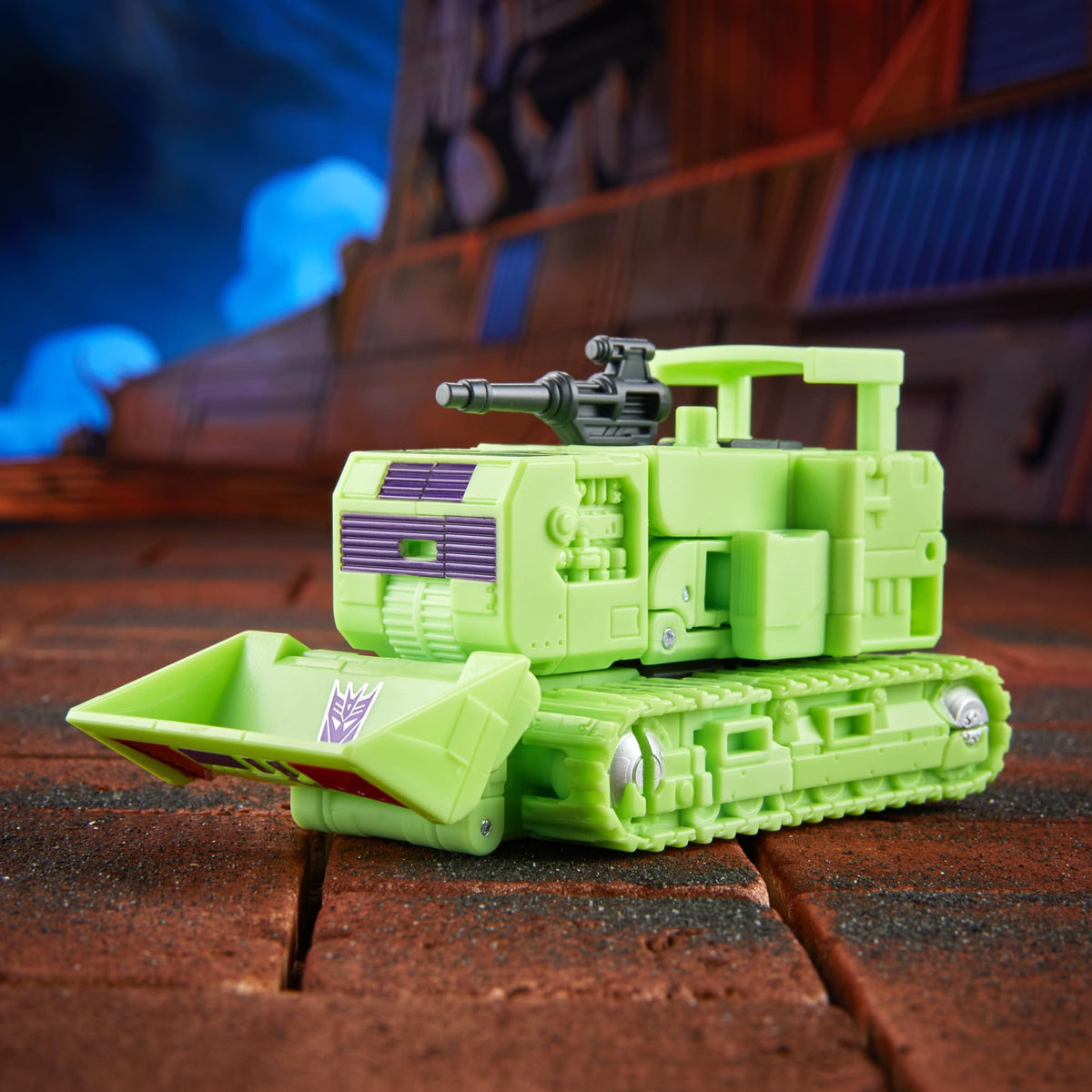 Studio Series figure with accurate movie-inspired deco for authentic display.