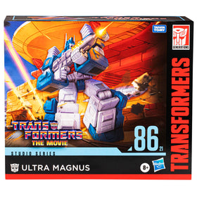 Ultra Magnus semi-trailer mode enables imaginative vehicle play.