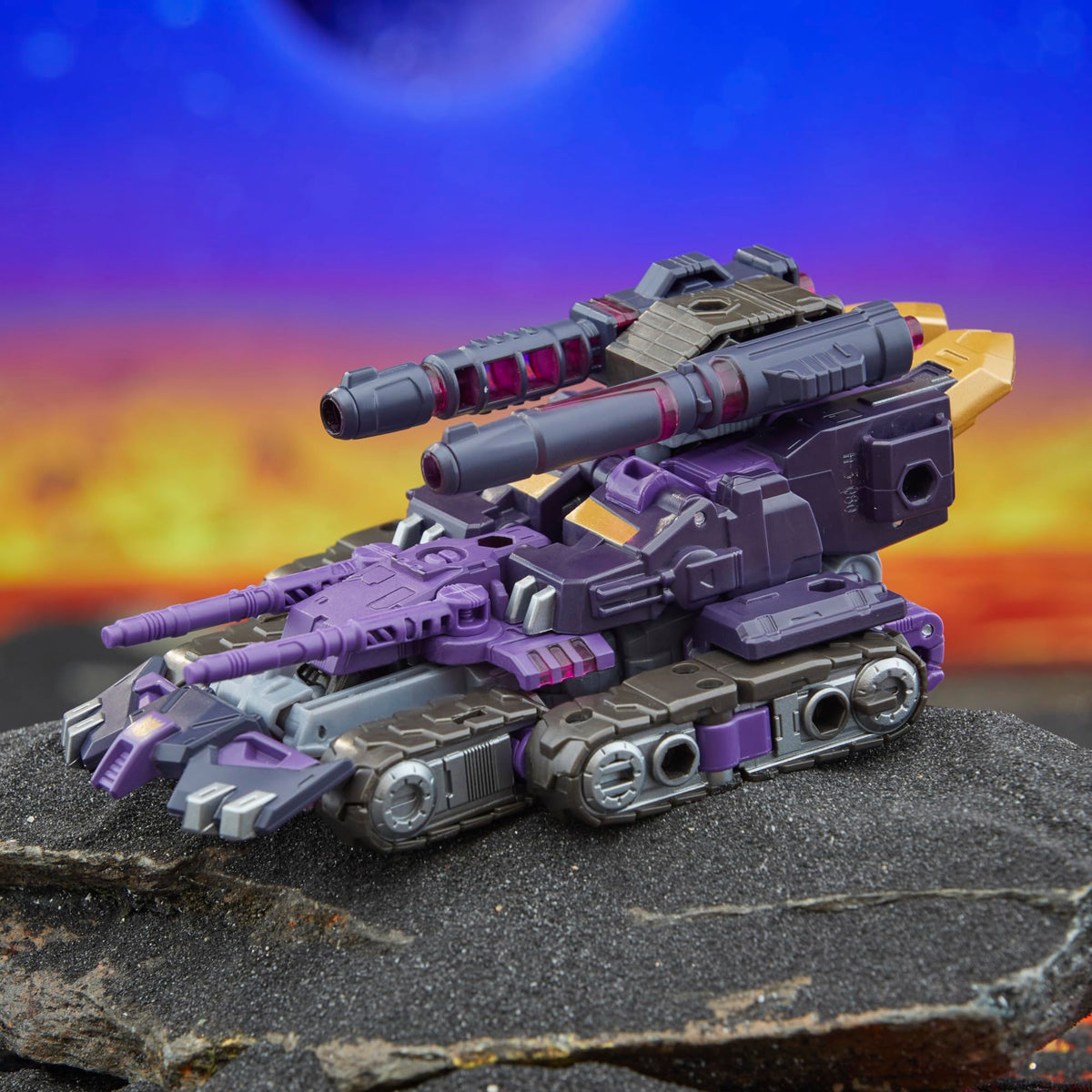 Transformers Tarn articulated head captured in a ready-to-battle pose.