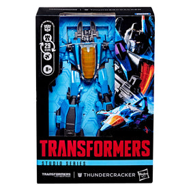 Energon mace accessory enhances dramatic battle-ready display.