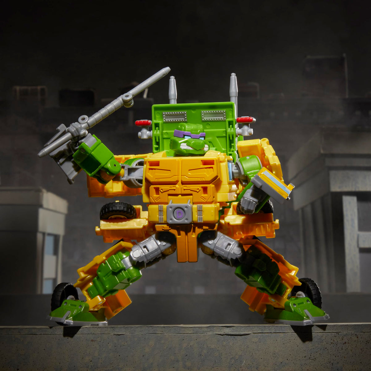 Rotating belt buckle accessory for Transformers x TMNT Party Wallop