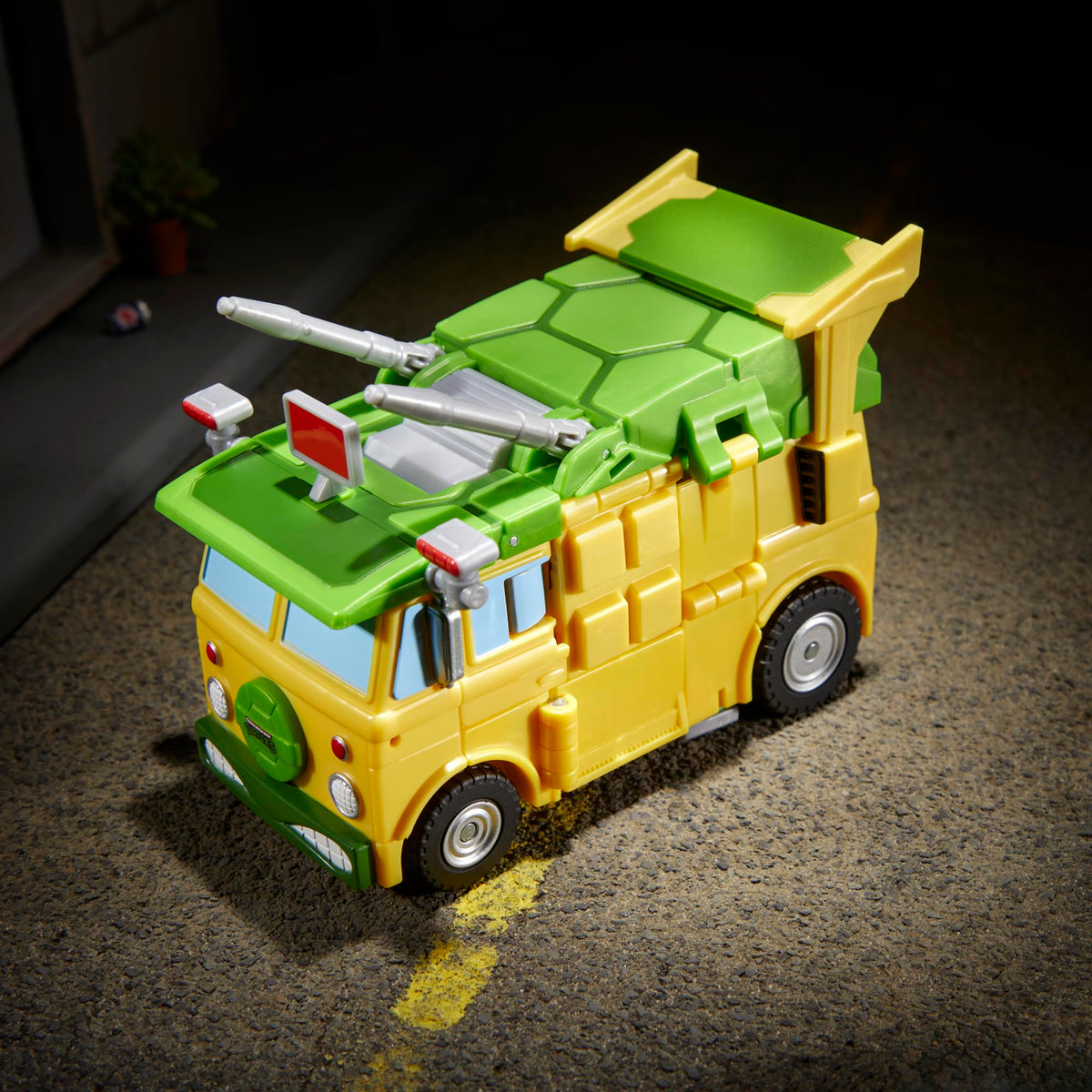 Party Wagon vehicle mode of Transformers x TMNT Party Wallop