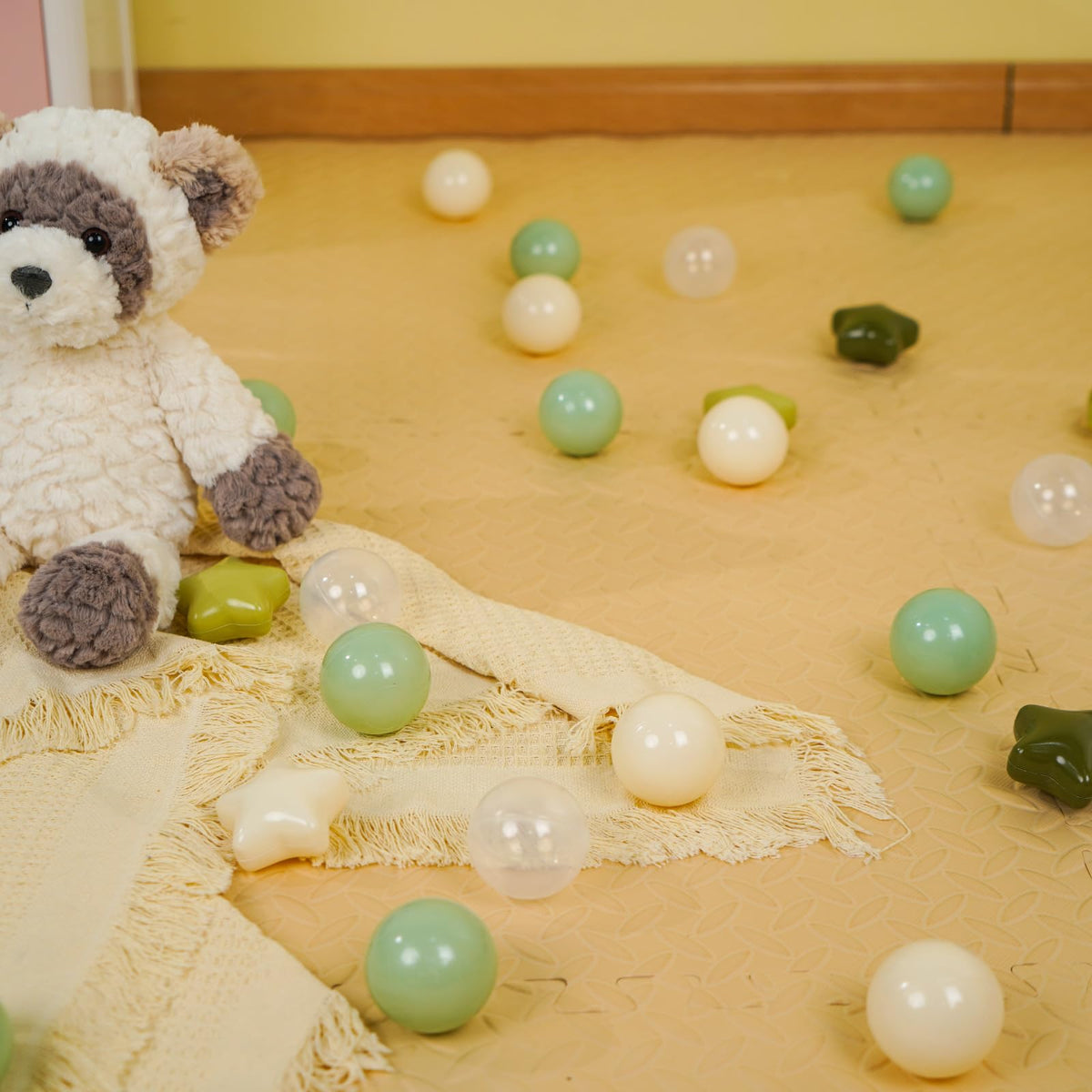 TRENDPLAY green pearl ball pit balls close-up showing vibrant colors for sensory play