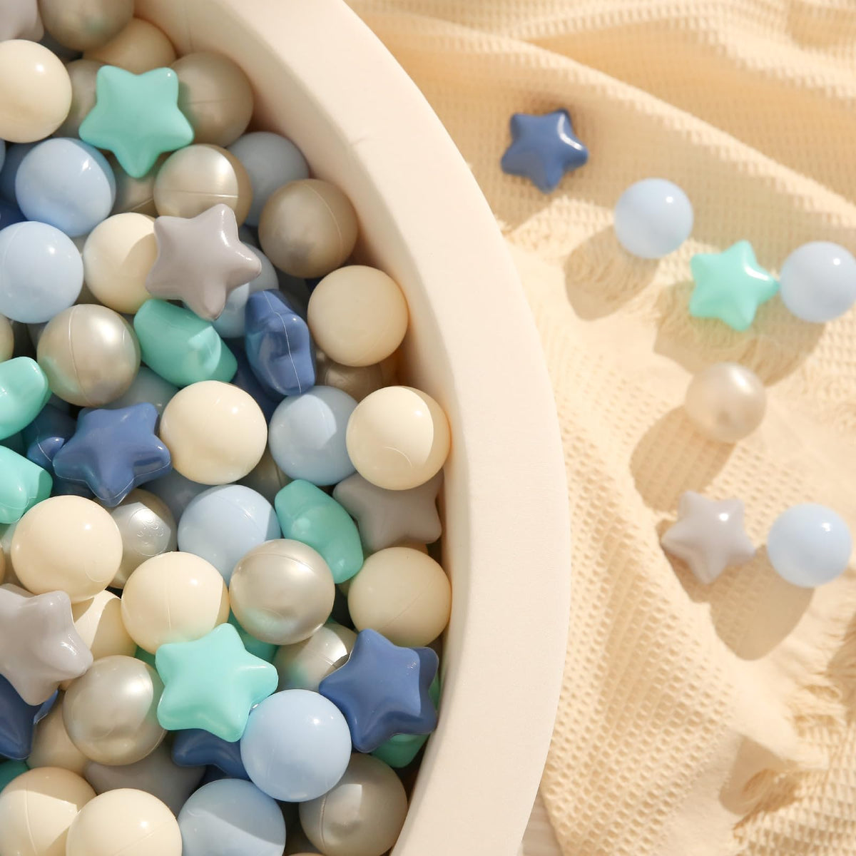 TRENDPLAY 2.2-inch star ball pit balls are easy for little hands to grab
