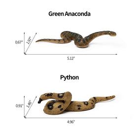 UANDME Green Anaconda figurine with dramatic length for scene-building.
