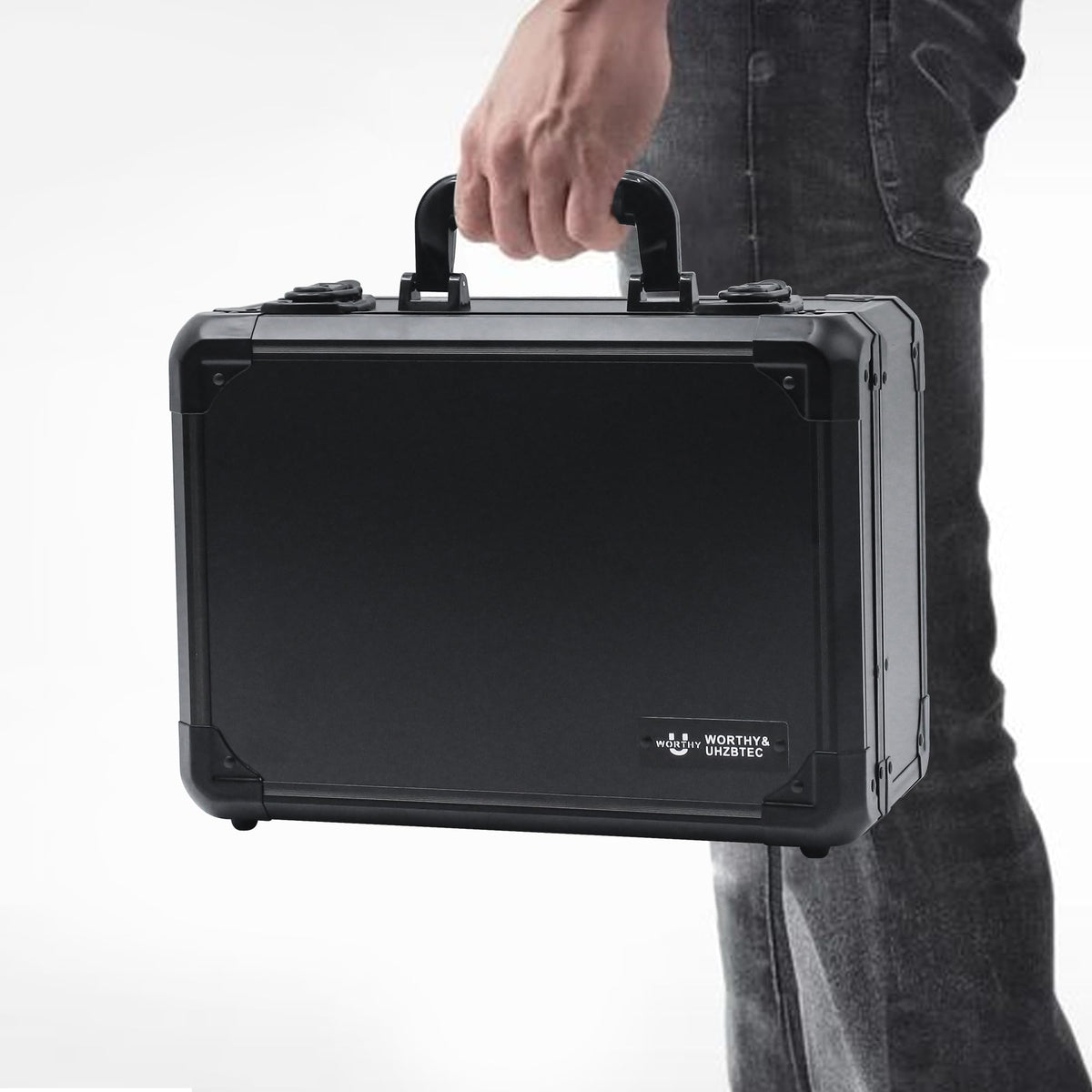 Compact dimensions 360x260x180mm make home storage or travel easy.