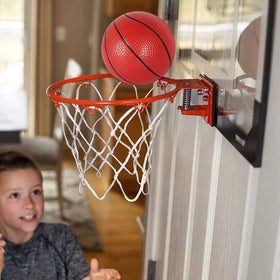 Umnodobn door dunk action with bounce-back for authentic play.
