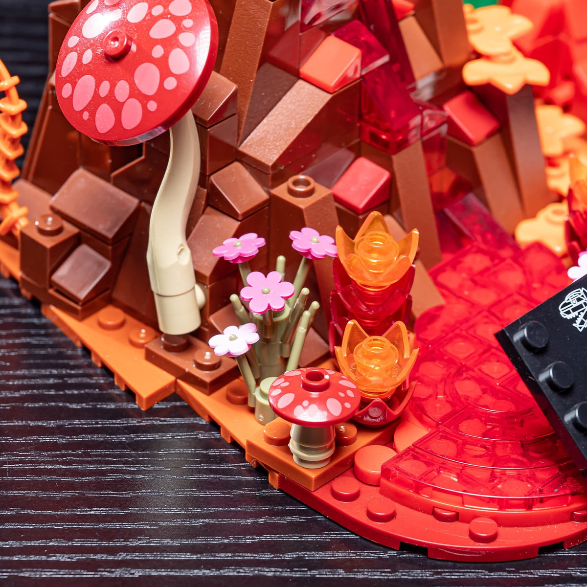 UNCLE BRICK Prehistoric plants for lush Jurassic habitat exploration.