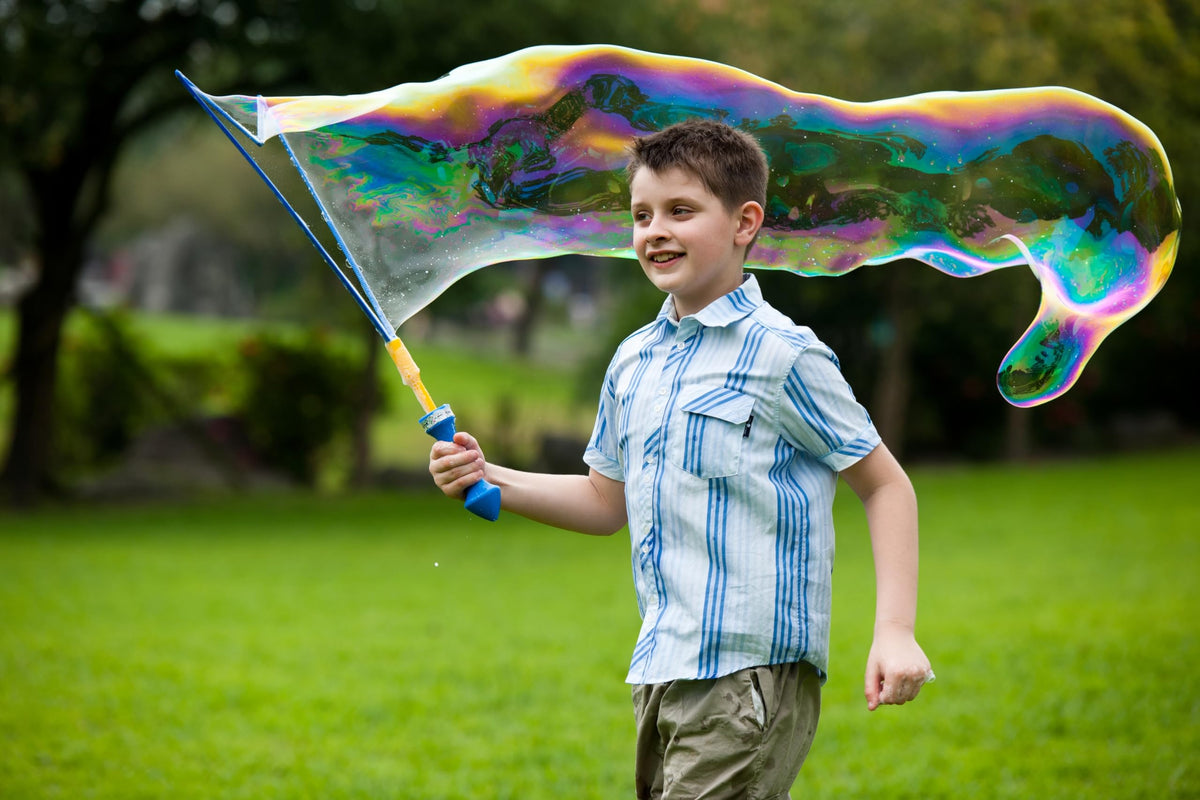 Uncle Bubble world-record toy inspires awe during play